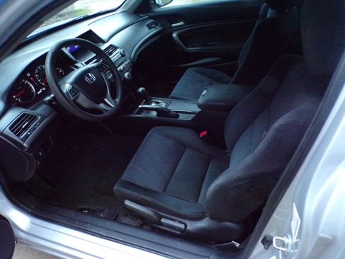 Used 2012 Honda Accord LX image 9