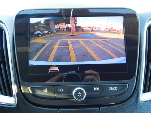 Used 2019 Chevrolet Malibu LT image 18