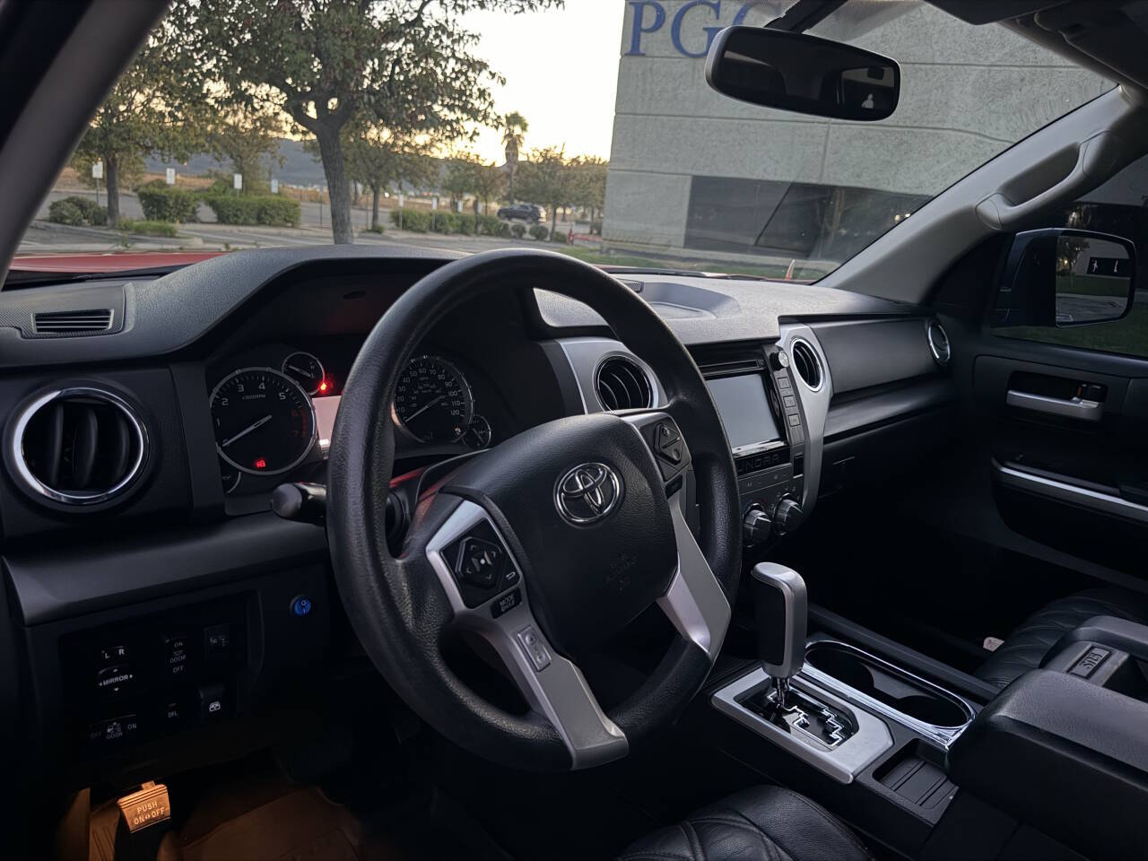 Used 2016 Toyota Tundra 4x4 CrewMax w/ SR5 & TRD Pkgs image 14