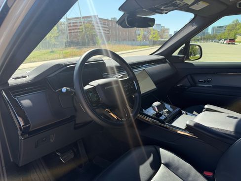 Used 2024 Land Rover Range Rover Sport Dynamic SE image 25