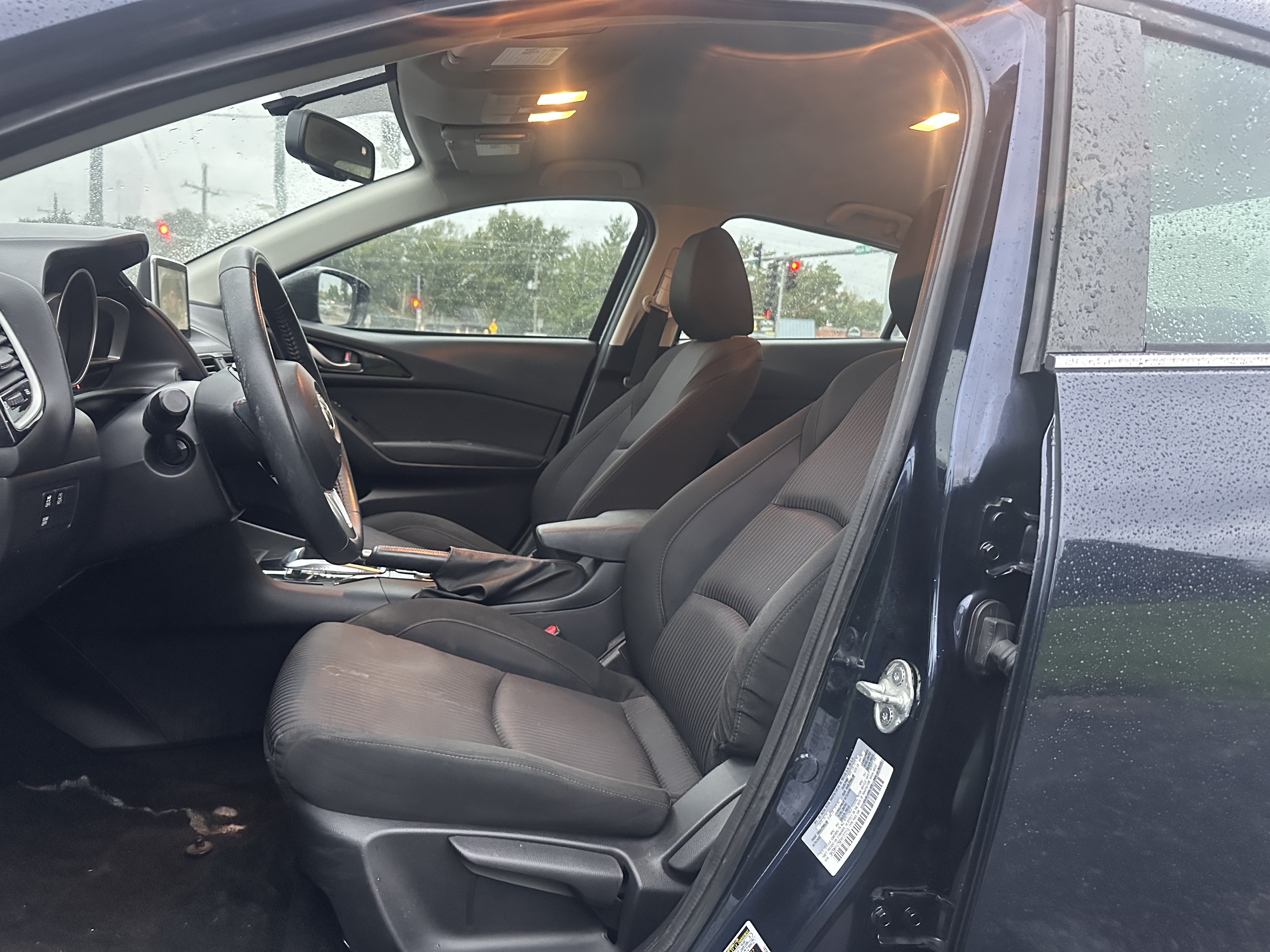 Used 2015 MAZDA MAZDA3 i Touring Sedan FWD image 11