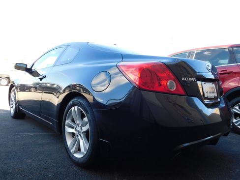Used 2010 Nissan Altima 2.5 S image 2