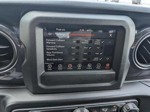 Used 2022 Jeep Wrangler Unlimited Sport image 25