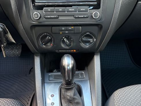 Used 2014 Volkswagen Jetta S image 22
