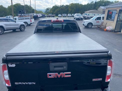Used 2016 GMC Canyon SLE image 25