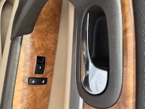 Used 2012 Buick Enclave Premium image 18