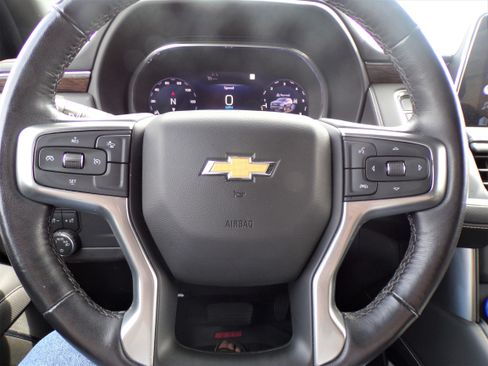 Used 2022 Chevrolet Suburban Premier image 11