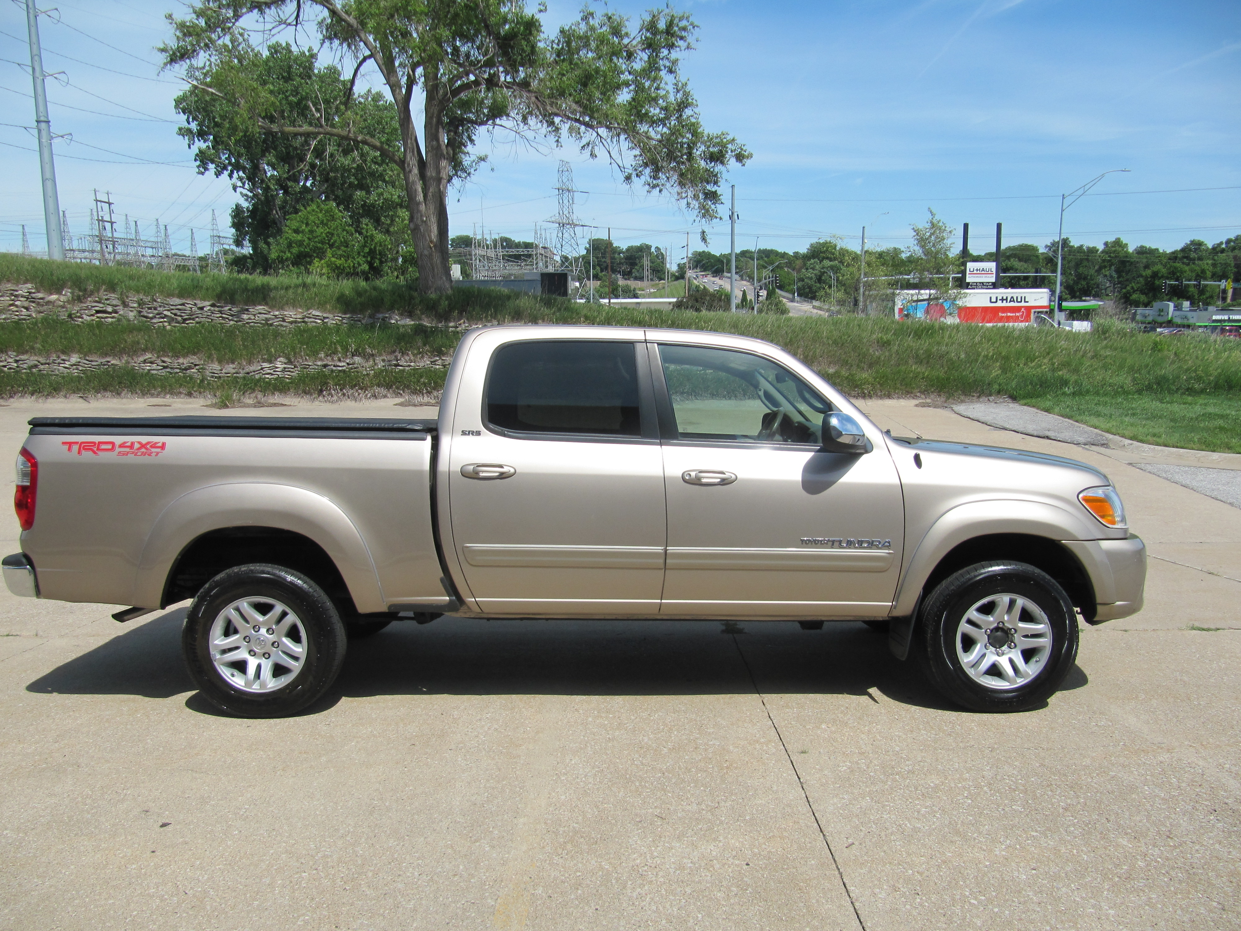 Used 2006 Toyota Tundra 4x4 Double Cab SR5 image 2