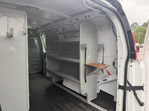 Used 2016 Chevrolet Express 2500 image 6