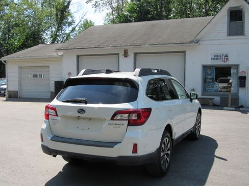 Used 2016 Subaru Outback 2.5i Limited AWD/4WD image 7
