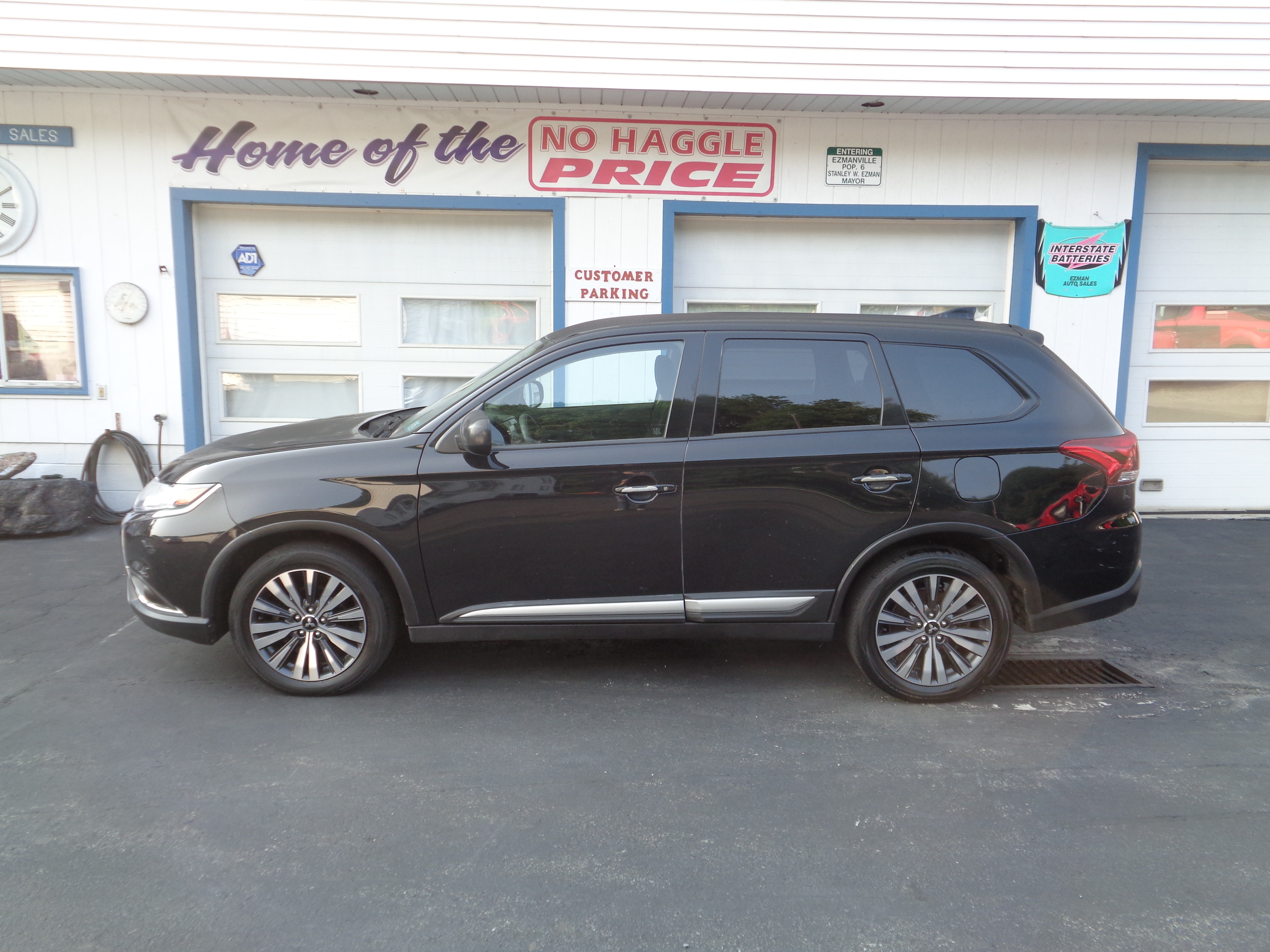 Used 2020 Mitsubishi Outlander AWD image 3