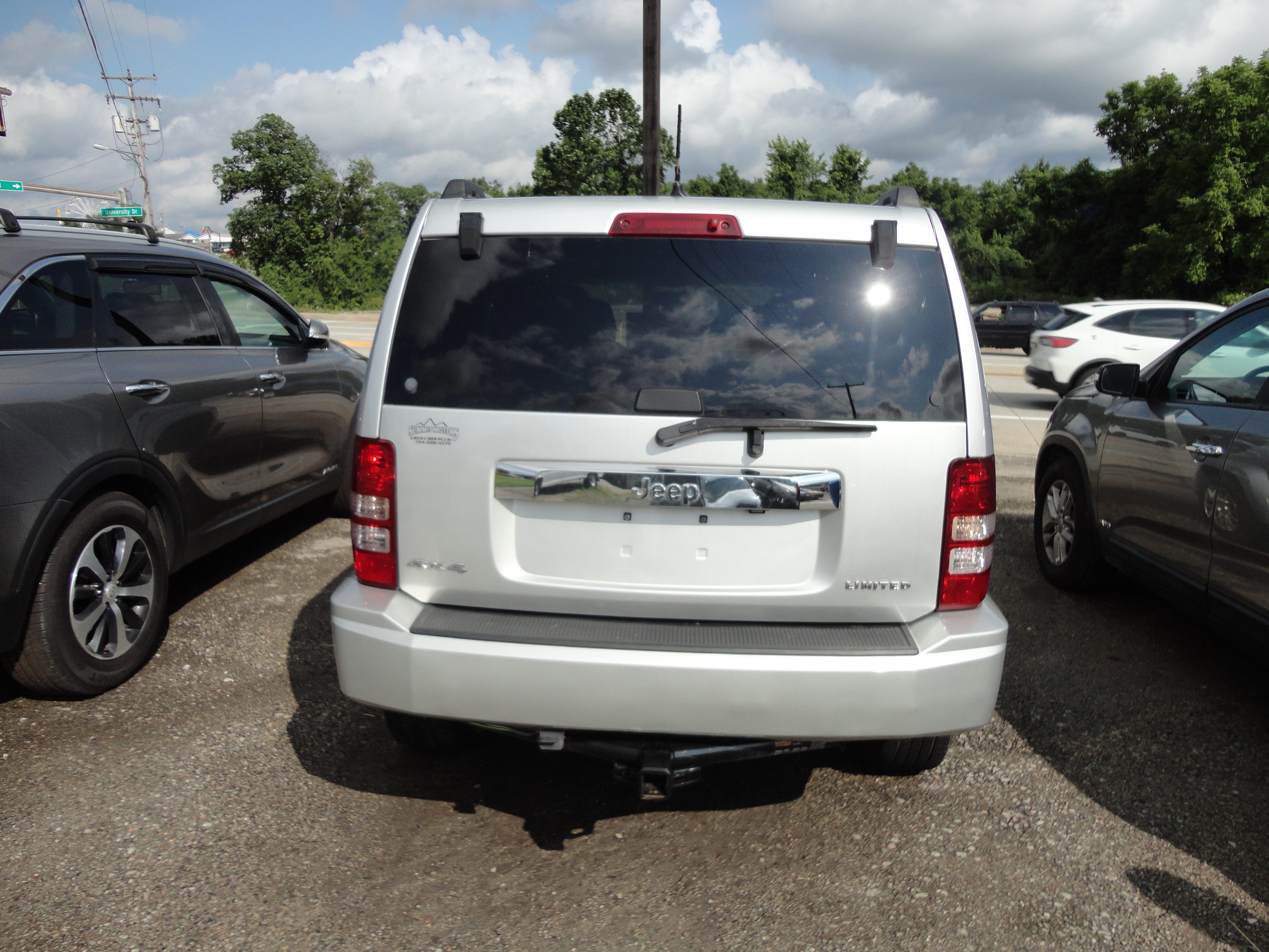 Used 2012 Jeep Liberty 4WD Limited Jet image 3