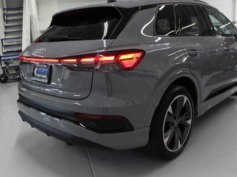 Used 2024 Audi Q4 e-tron quattro Premium Plus AWD/4WD image 8