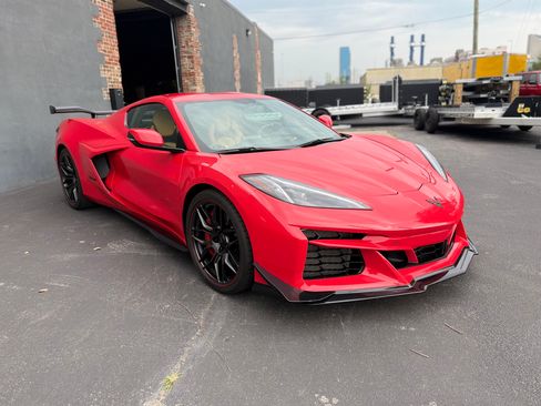 Used 2023 Chevrolet Corvette Z06 Coupe w/ 3LZ RWD image 4