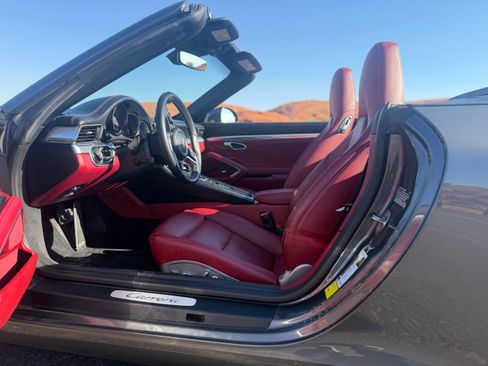 Used 2019 Porsche 911 Carrera Cabriolet RWD image 12