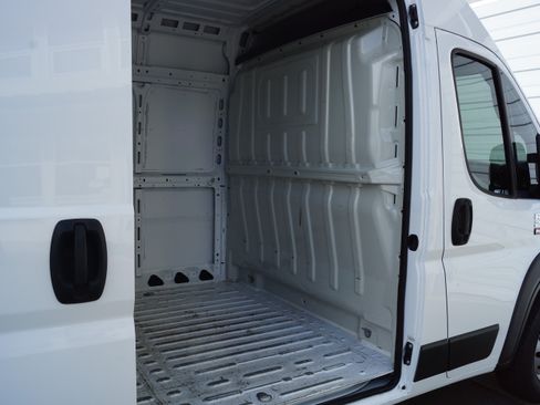Used 2020 RAM ProMaster 2500 image 11