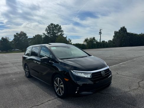 Used 2021 Honda Odyssey Touring image 1