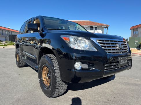 Used 2010 Lexus LX 570 image 16