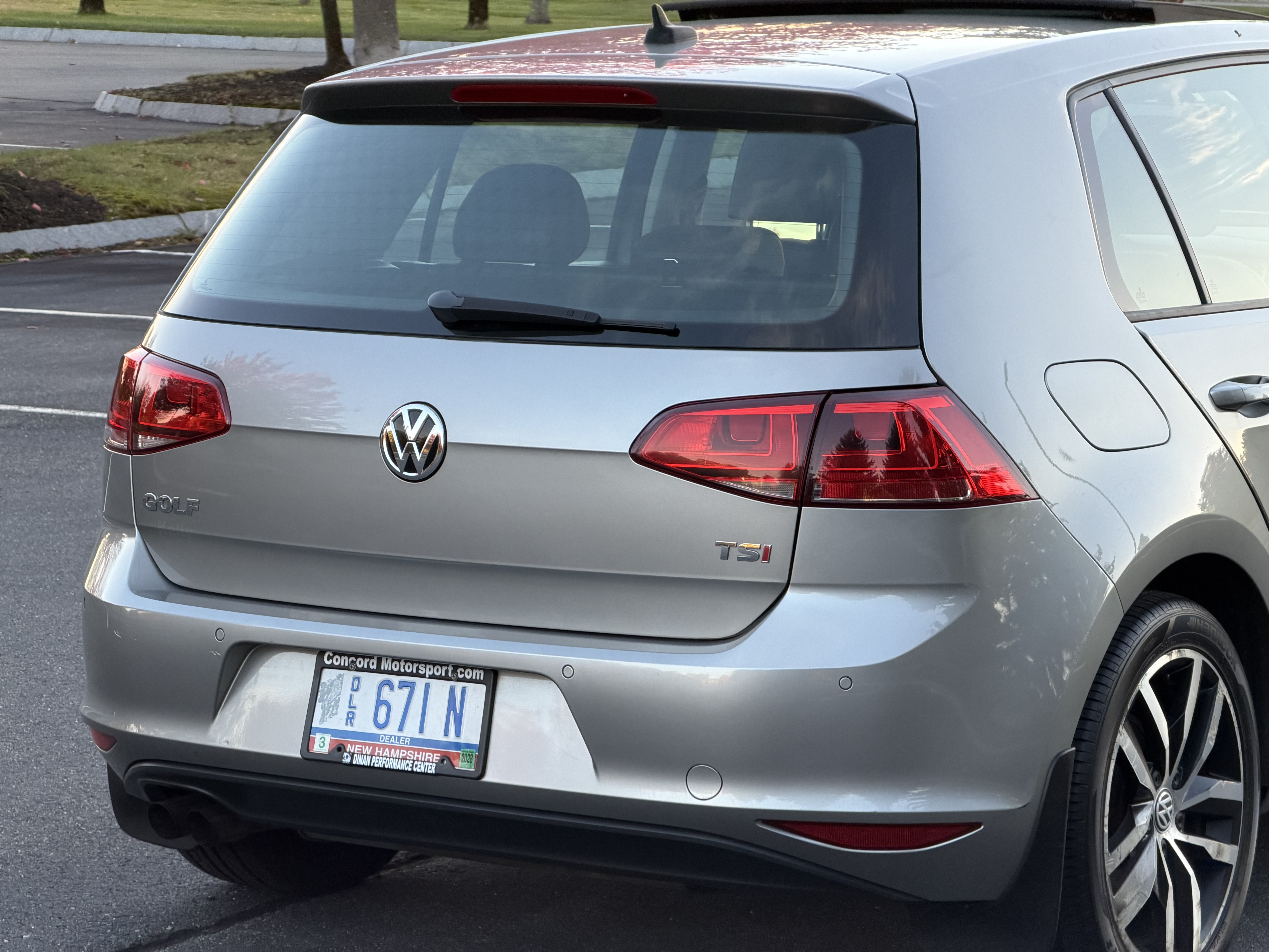 Used 2016 Volkswagen Golf SE FWD image 14