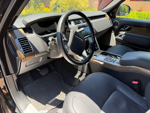 Used 2018 Land Rover Range Rover Supercharged AWD/4WD image 6