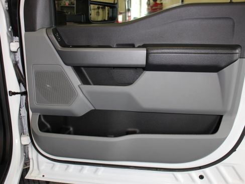 Used 2024 Ford F350 4x4 Crew Cab DRW Super Duty image 24