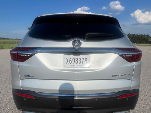 Used 2019 Buick Enclave Essence FWD image 6