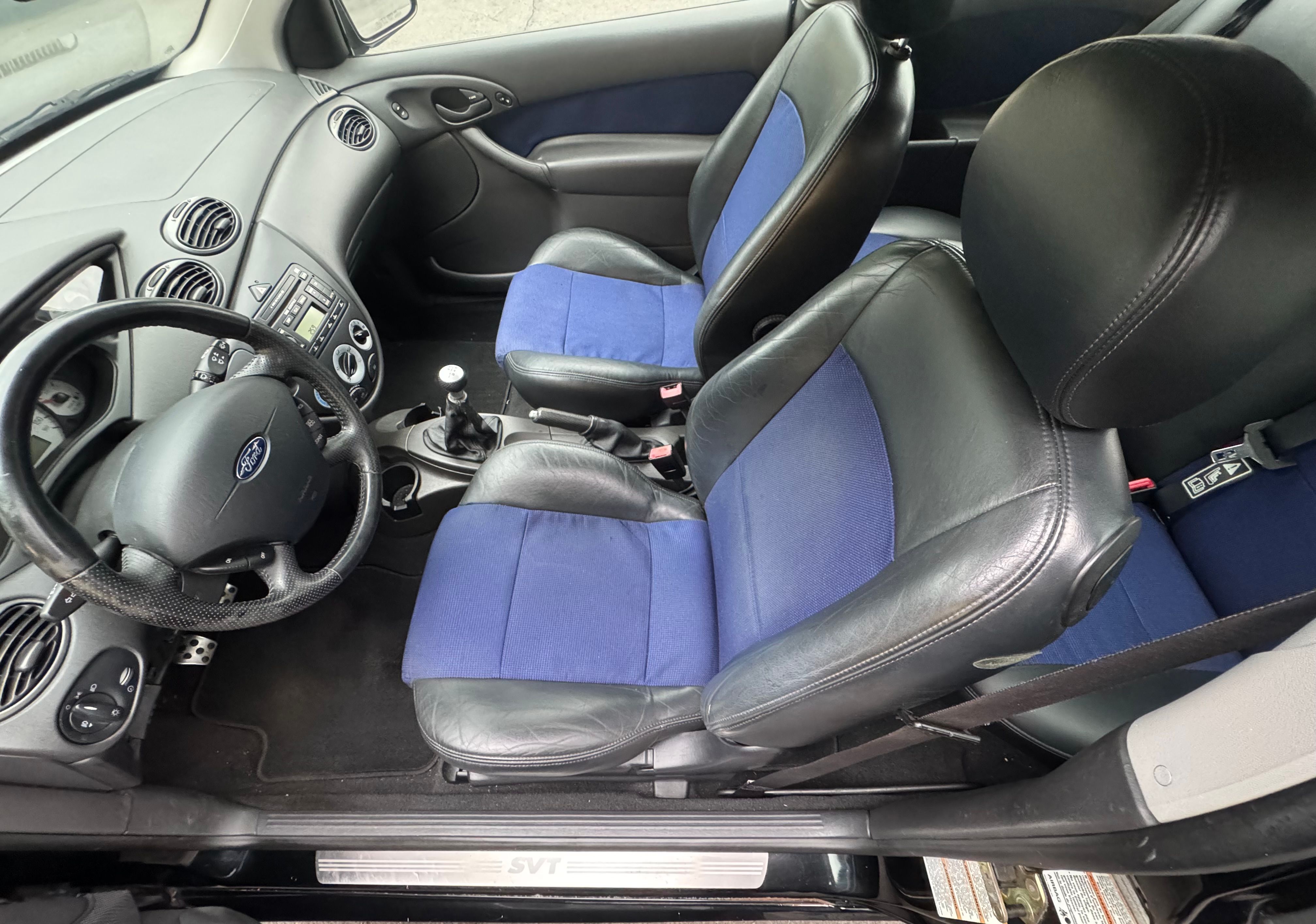 Used 2002 Ford Focus SVT 2-Door Hatchback FWD image 3
