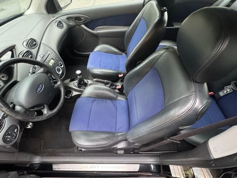 Used 2002 Ford Focus SVT 2-Door Hatchback FWD image 3