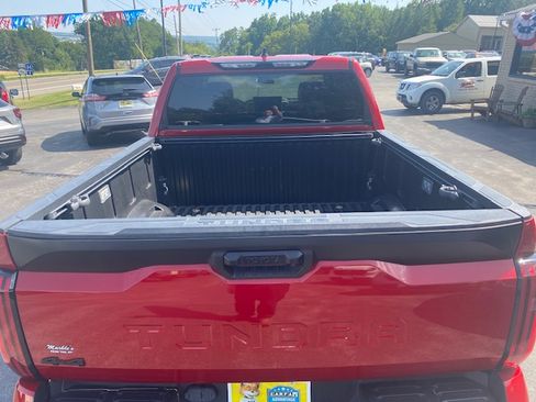 Used 2022 Toyota Tundra 4x4 CrewMax SR5 image 22