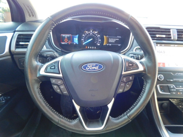 Used 2019 Ford Fusion SE FWD image 15
