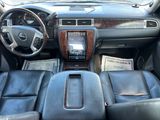 Used 2010 GMC Yukon XL Denali image 3