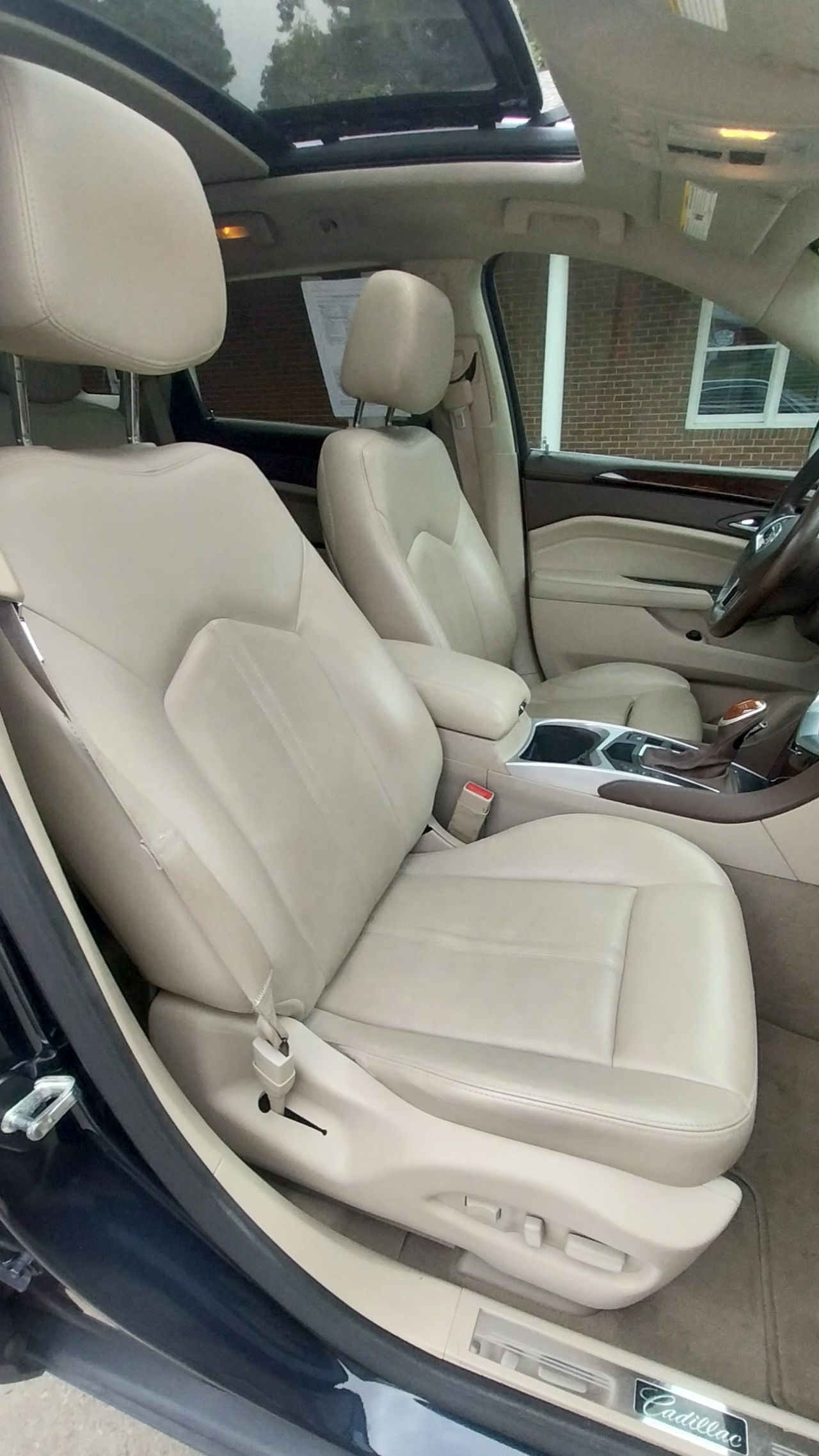Used 2016 Cadillac SRX FWD Luxury image 19