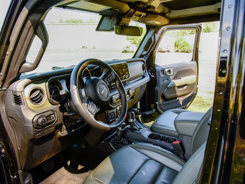 Used 2024 Jeep Gladiator Mojave image 5