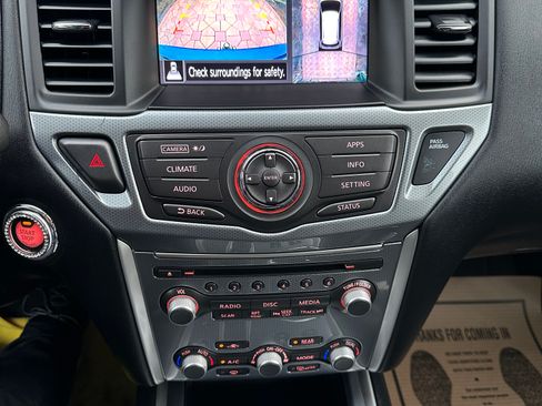 Used 2017 Nissan Pathfinder SL image 13