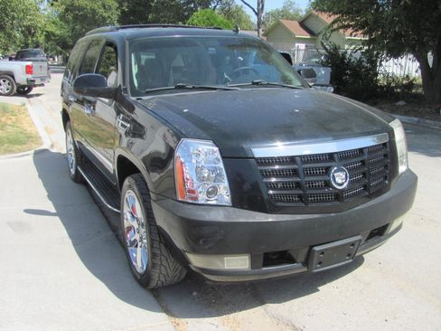Used 2008 Cadillac Escalade 2WD image 2