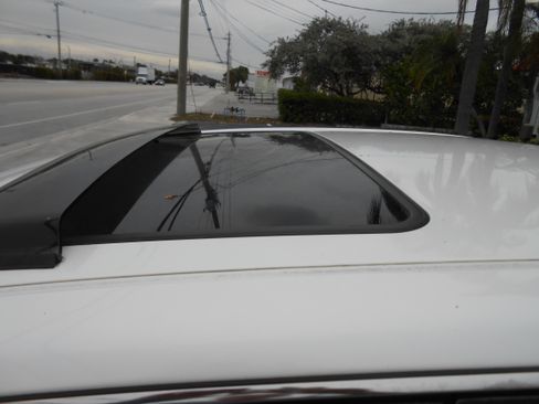 Used 2000 Toyota Avalon XLS image 9