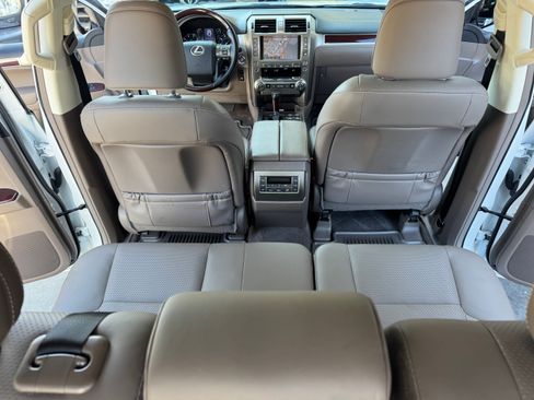 Used 2019 Lexus GX 460 Luxury image 31