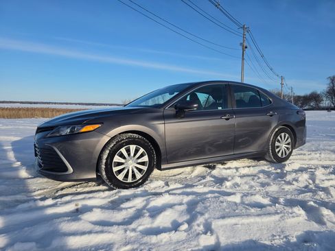 Used 2023 Toyota Camry LE image 2