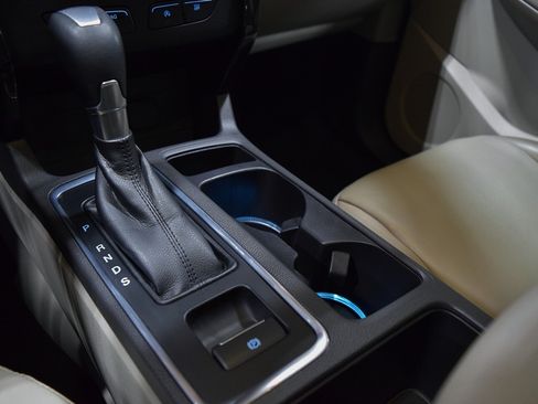 Used 2017 Ford Escape Titanium image 25