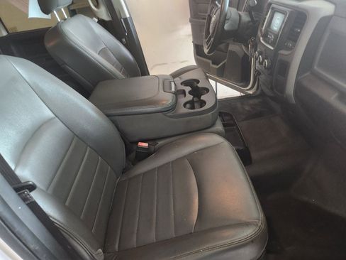 Used 2016 RAM 2500 ST RWD image 10