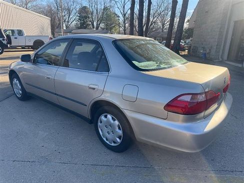 Used 2000 Honda Accord LX image 2