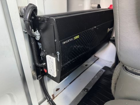 Used 2017 Chevrolet Express 3500 image 18