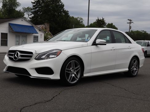 Used 2014 Mercedes-Benz E 350 4MATIC Sport image 4