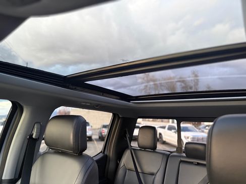 Used 2025 Ford F350 Lariat image 24