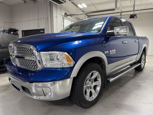 Used 2015 RAM 1500 4x4 Crew Cab Laramie image 11
