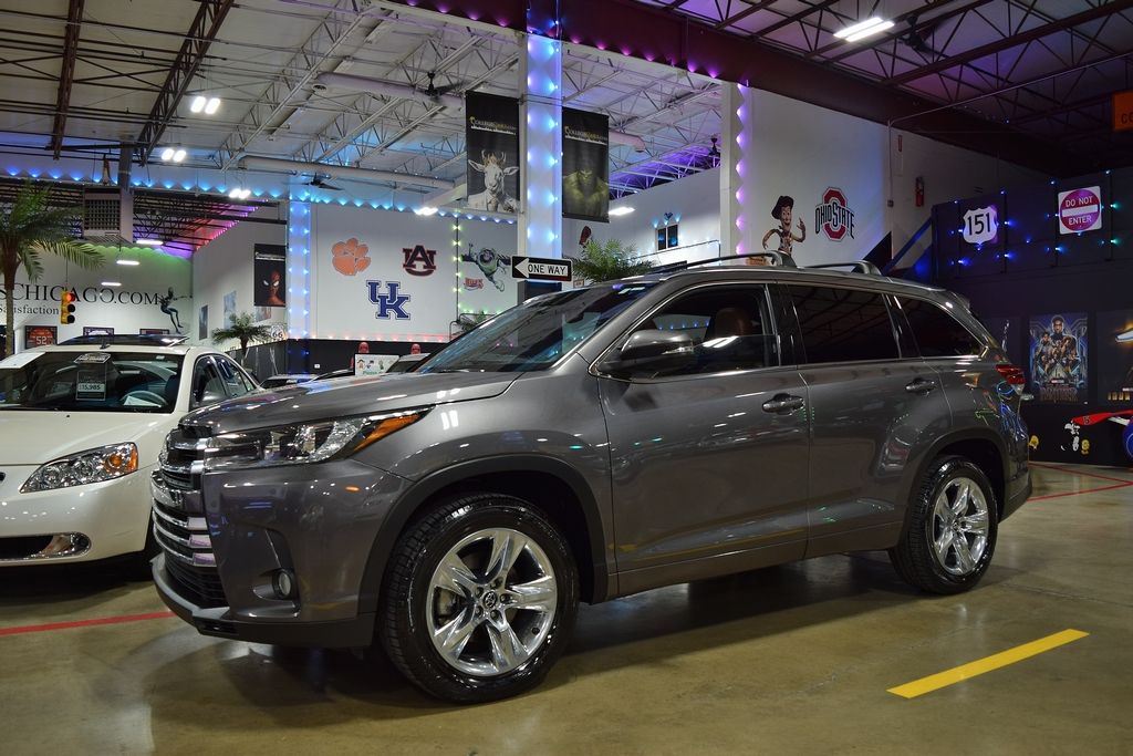 Used 2018 Toyota Highlander Limited V6 w/ 3rd Row FWD image 11