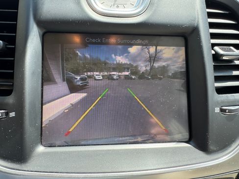 Used 2015 Chrysler 300 C image 20