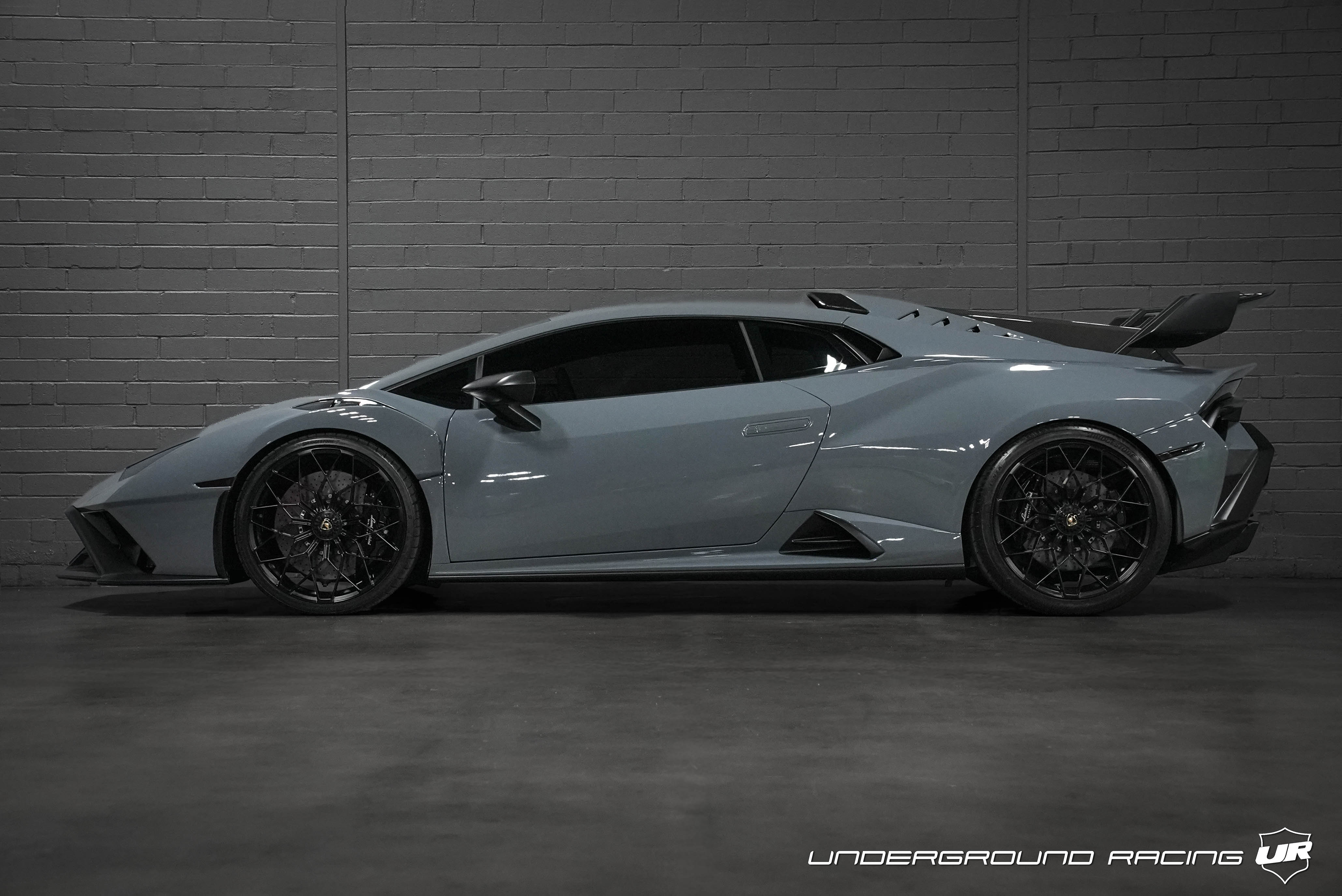 Used 2022 Lamborghini Huracan STO Coupe RWD image 2