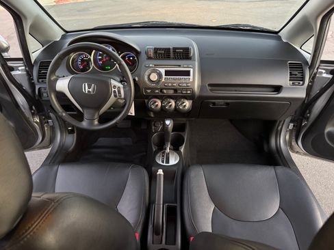 Used 2008 Honda Fit Sport image 32