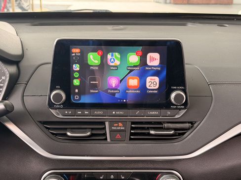 Used 2019 Nissan Altima 2.5 SV FWD image 11